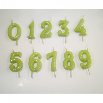 Velas verde pistacho formato número com 6 cms