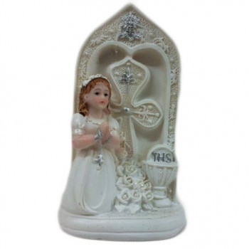 Menina - menino ajoelhada com fundo cruz 10,5 cm