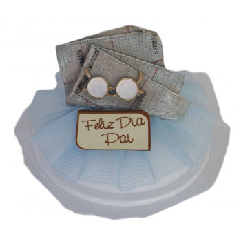 Base com Jornal e óculos "Feliz dia Pai" decoração bolo