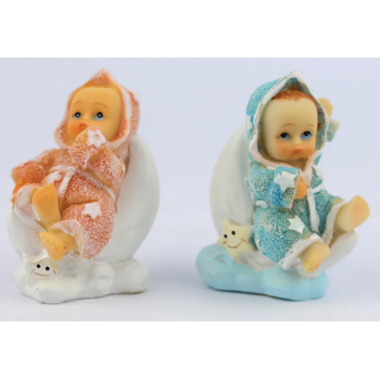 Menino ou menina sentado na lua